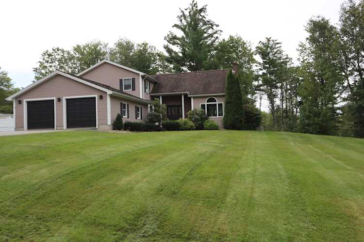 71 Partridge Ln Auburn, ME 04210