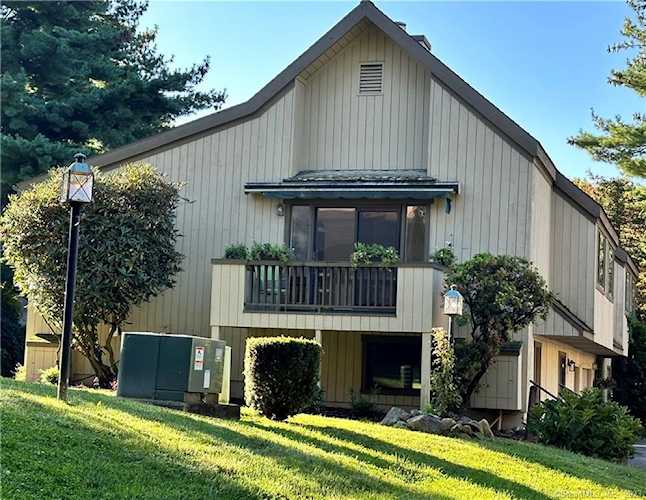519 Iroquois Ln #A Stratford, CT 06614
