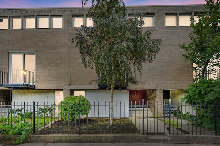1327 E 55th St Chicago, IL 60637