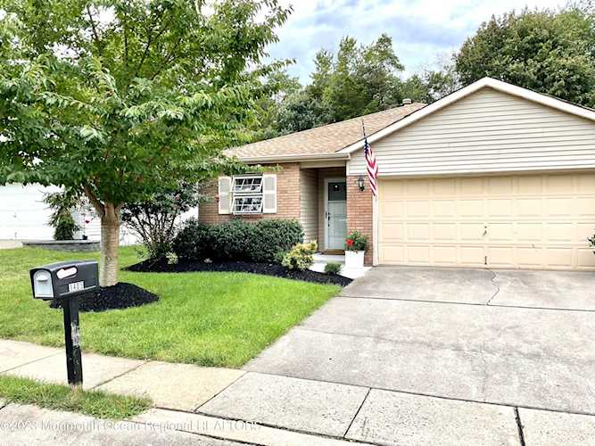 1405 Burr Oak Rd Toms River, NJ 08755