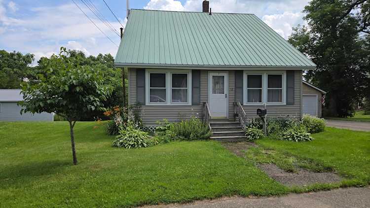 12 Avon St Houlton, ME 04730