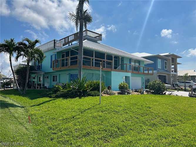3628 San Carlos Dr St. James City, FL 33956