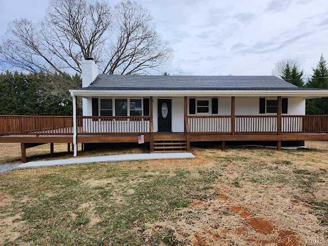 330 Jefferson Manor Dr Forest, VA 24551 | MLS 348258 Photo 1