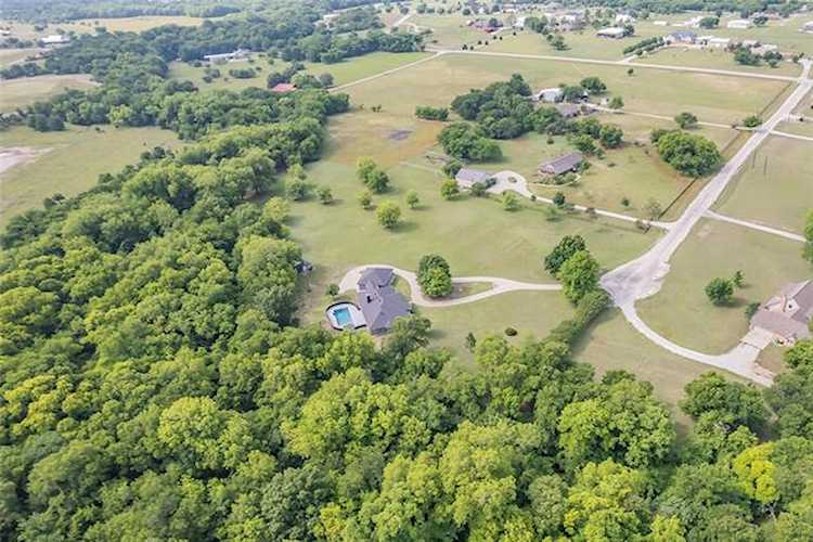 168 Heatherwood Court Rhome, TX 76078