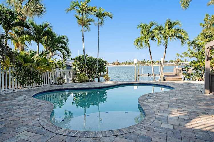 13505 Boca Ciega Ave Madeira Beach, FL 33708
