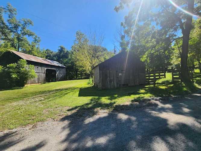 2856 Fringer Buchanan, VA 24066