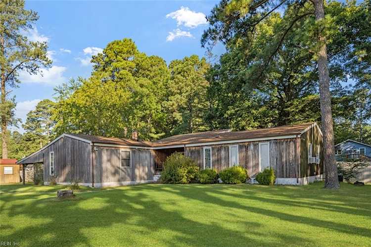 22427 Vellines Ln Carrollton, VA 23314