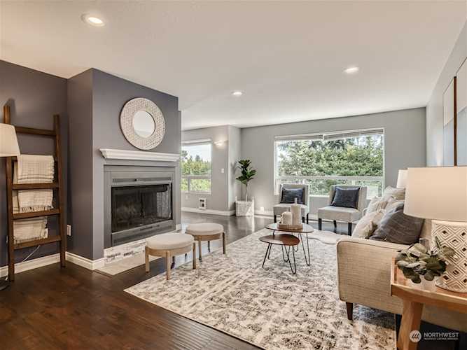 11635 91st Place NE #1A Kirkland, WA 98034