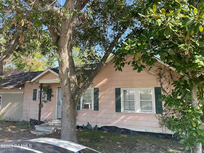 201 N Myrtle Abbeville, LA 70510