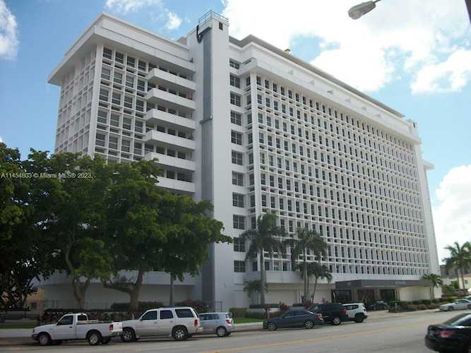 700 Biltmore Way #206 Coral Gables, FL 33134