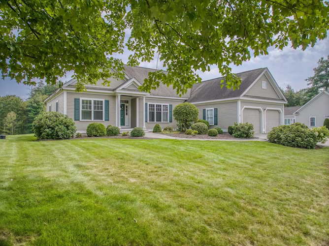 23 Hancock Dr Bedford, NH 03110