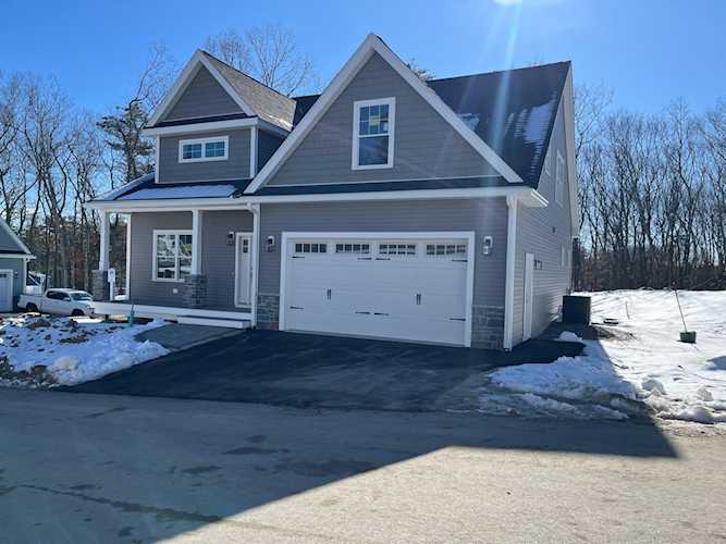 25 Mid Trail Crossing Ln Windham, NH 03087