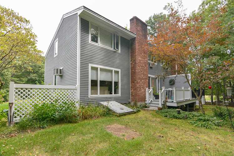 26 Jennifer Dr Concord, NH 03301