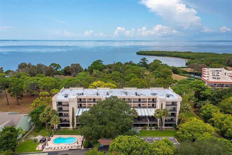 208 Tarpon POINT #208 Tarpon Springs, FL 34689