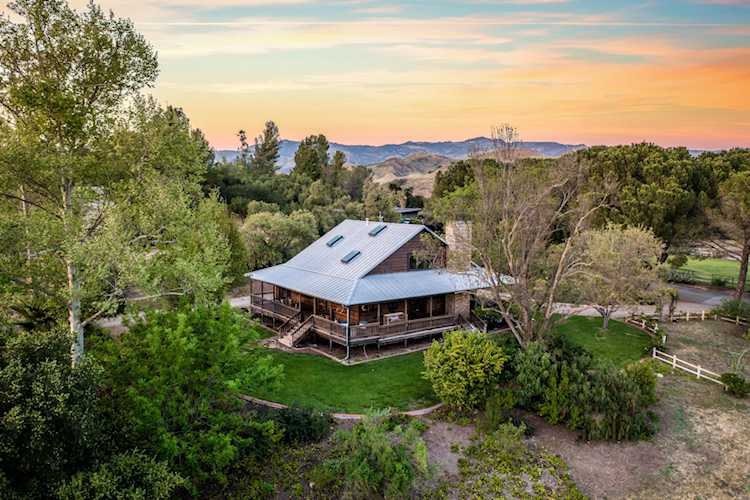 1895 View Dr Santa Ynez, CA 93460