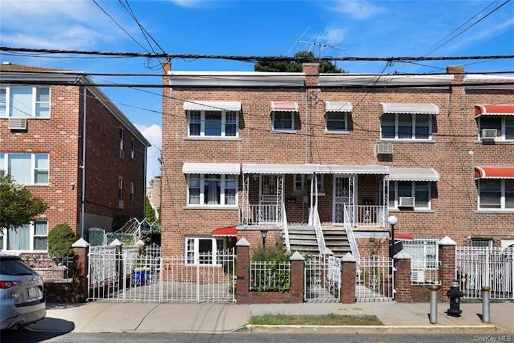 1123 E 212th St Bronx, NY 10469