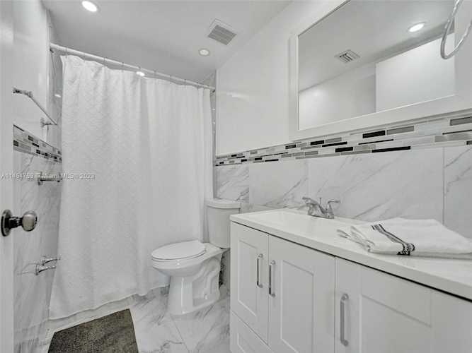 601 SW 113th Way #601 Pembroke Pines, FL 33025