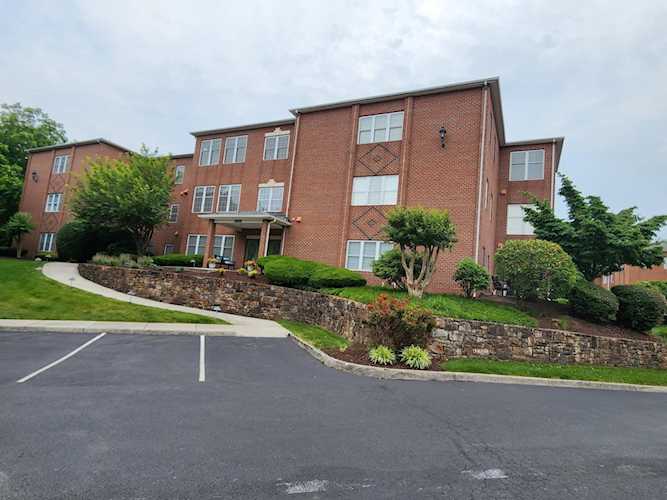 3050 Mcvitty Forest Roanoke, VA 24018