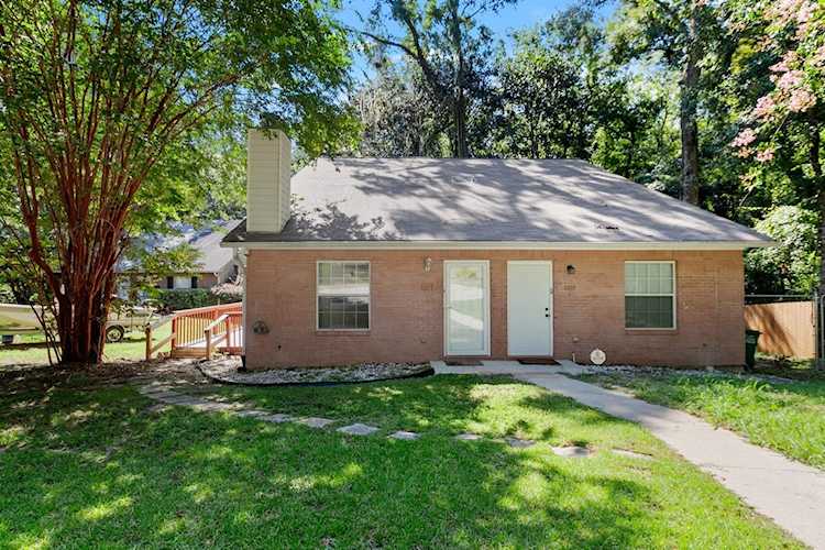 4827 Easy St Tallahassee, FL 32303