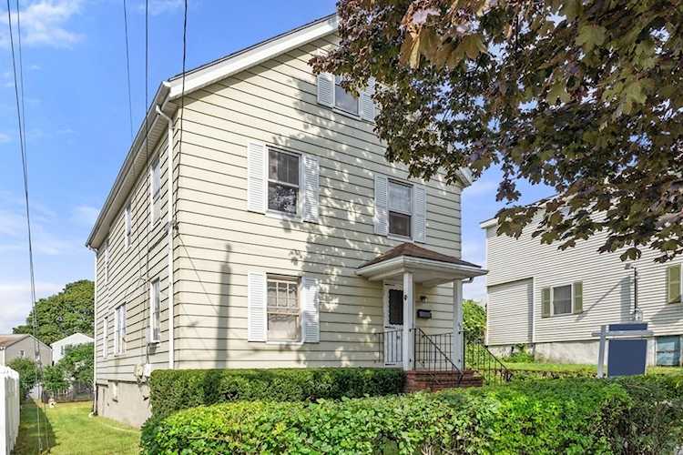 40 Eastman Ave Swampscott, MA 01907