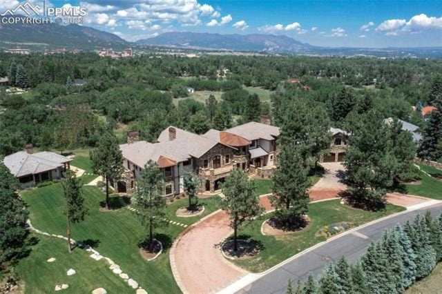 22 Crossland Road Colorado Springs, CO 80906