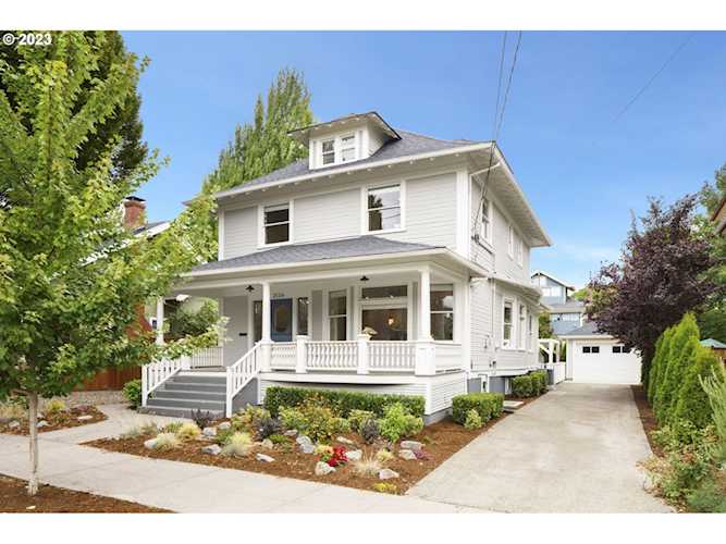 2136 NE 9th AVE Portland, OR 97212