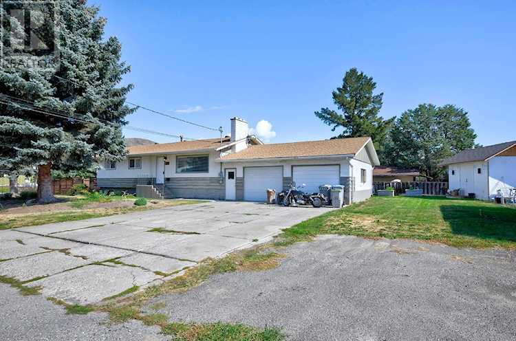 1075 Oxford Street Kamloops, BC V2B5L4