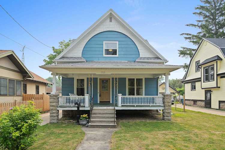 1526 N Main St Oshkosh, WI 54901-2914 home for sale, MLS#50277182 - Dallaire Realty Photo 1