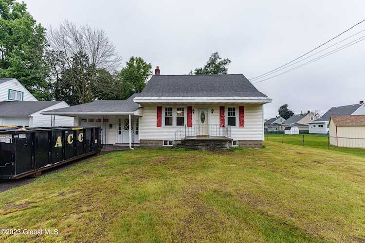 1705 Bernice St Schenectady, NY 12303