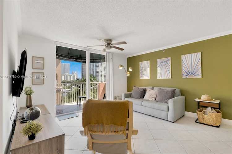 19801 E Country Club Dr #4604 Aventura, FL 33180