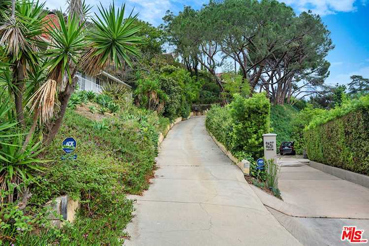 9635 Cedarbrook Dr Beverly Hills, CA 90210
