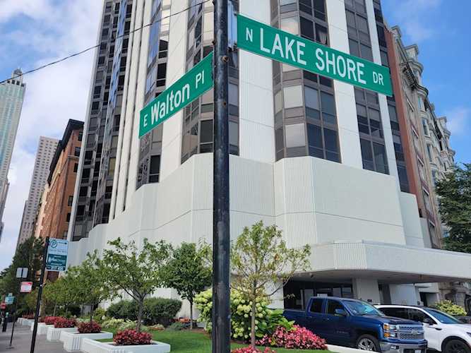 990 N Lake Shore Dr #9D Chicago, IL 60611