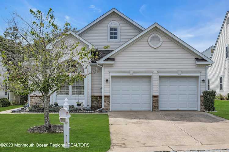9 Deal Ln Waretown, NJ 08758