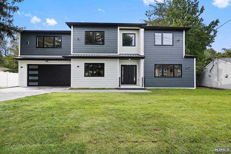 367 5th Avenue River Edge, NJ 07661