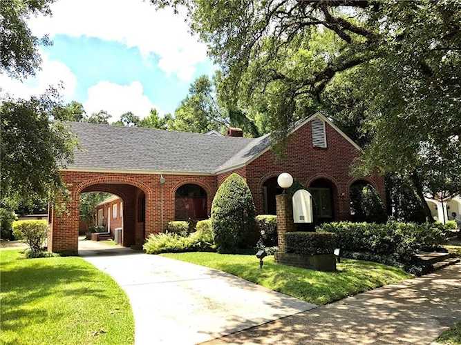 1653 Government Street Mobile, AL 36604