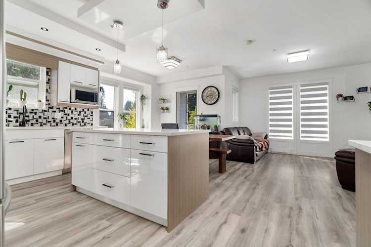 1526 Grant Avenue #1 Port Coquitlam, BC V3B 1P2