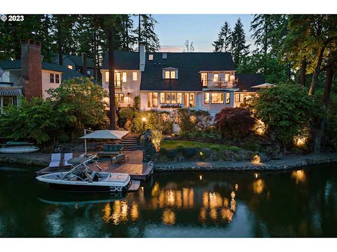 128 Northshore CIR Lake Oswego, OR 97034