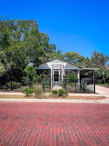 116 Read St Tarpon Springs, FL 34689