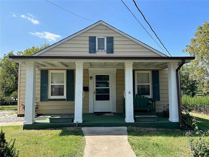 705 N Henderson St Salem, MO 65560