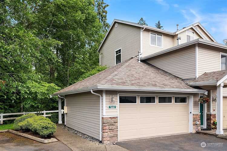 15806 18th Ave W #D201 Lynnwood, WA 98087