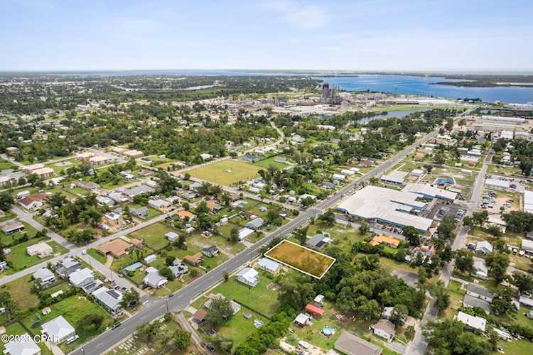 221 N East Panama City, FL 32401