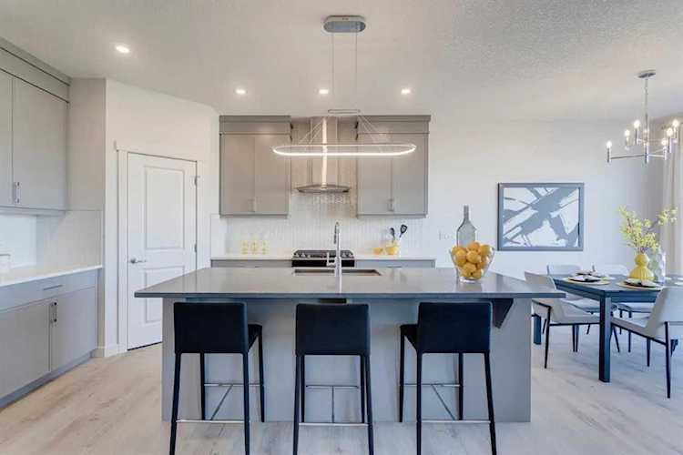 136 Cornerbrook Rd NE Calgary, AB T3S 0J5