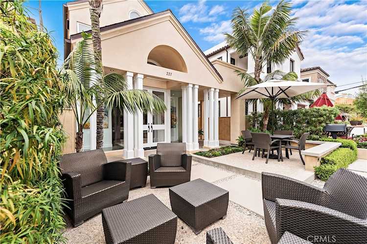 227 Jasmine Ave Corona Del Mar, CA 92625
