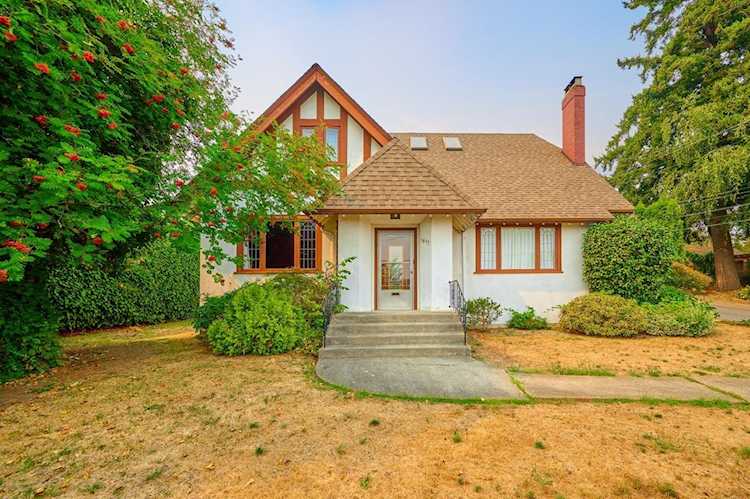 1617 Seventh Avenue New Westminster, BC V3M 2K6