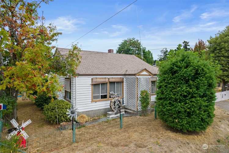 656 SW 149th St Burien, WA 98166