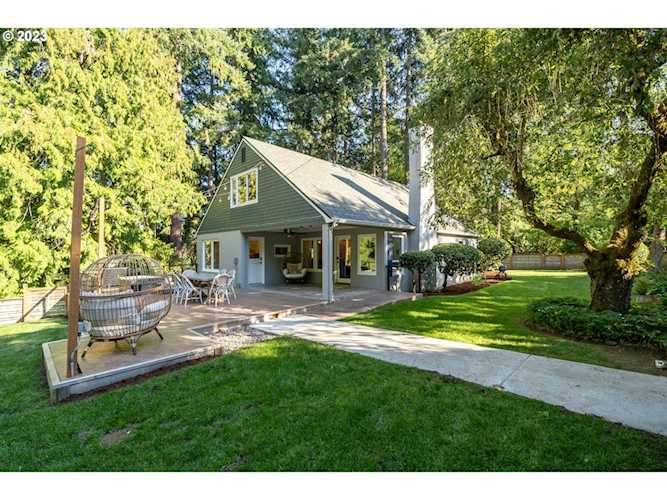 8000 SW 54th AVE Portland, OR 97219