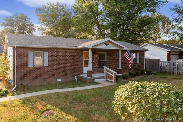 136 N Michael Dr Scottsburg, IN 47170