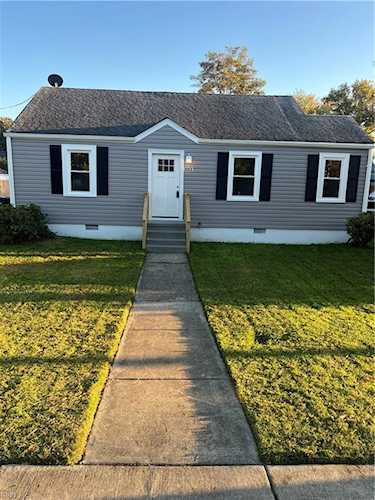 2112 Pembroke Ave Hampton, VA 23664