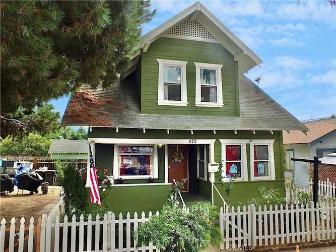 422 W 11th St Long Beach, CA 90813