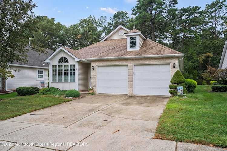 2409 Agincourt Rd Toms River, NJ 08755